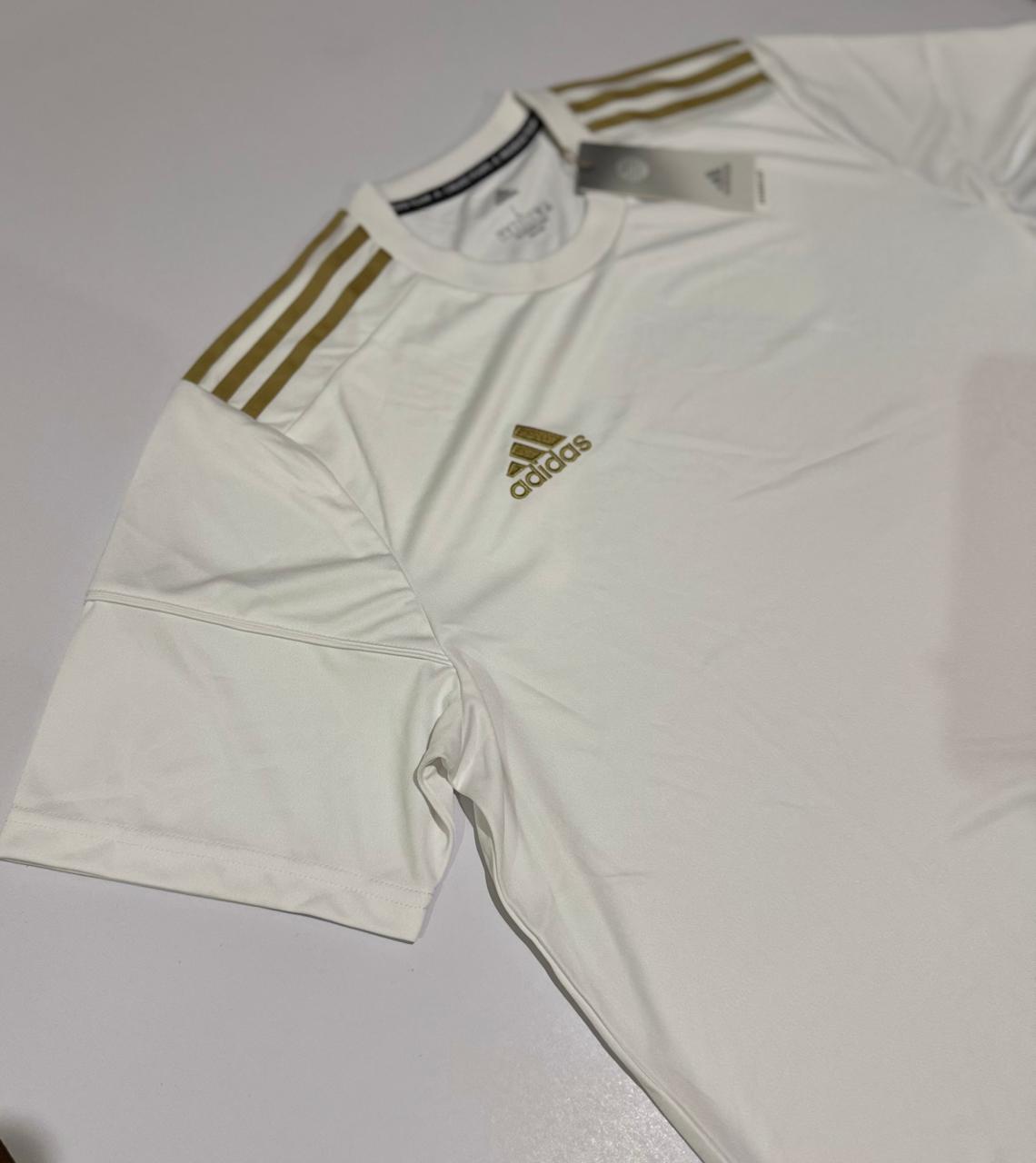 Camiseta adidas blanca/dorada