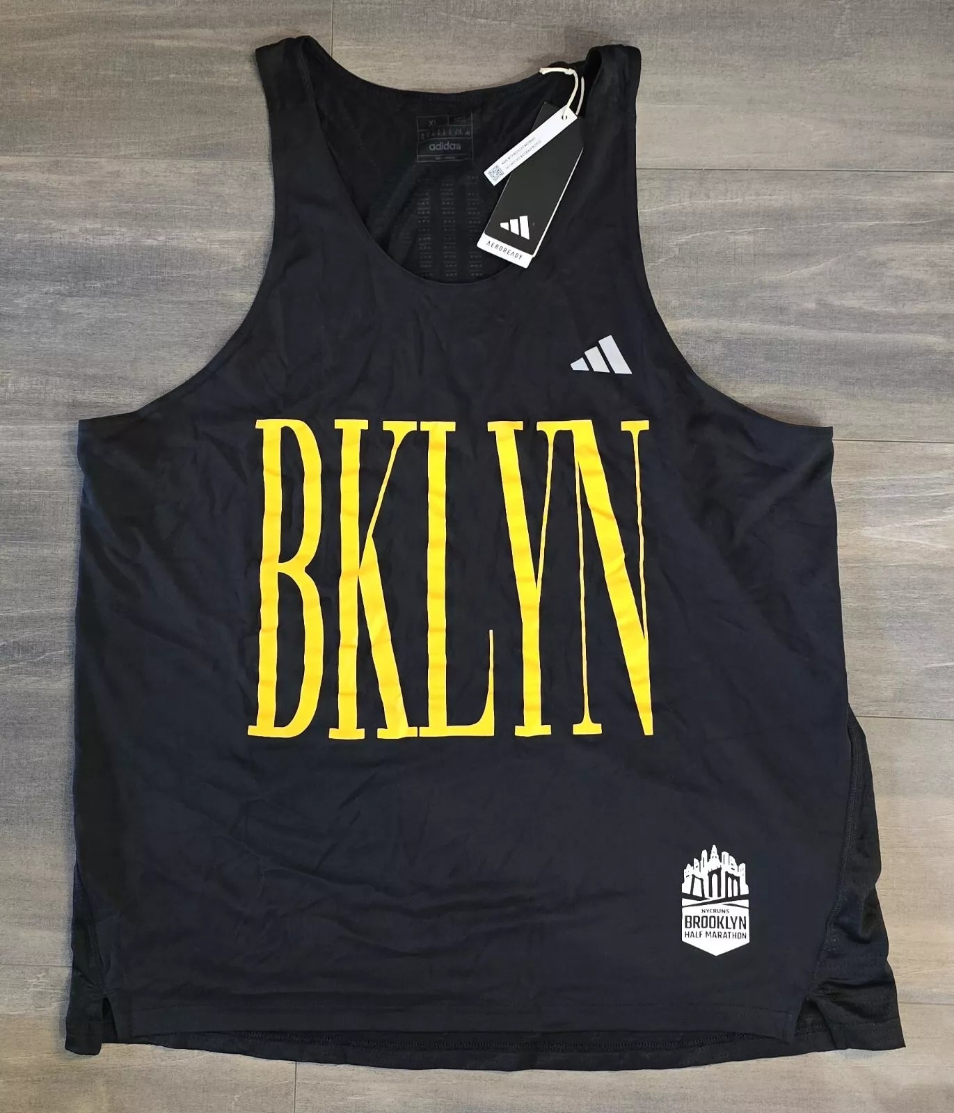 Camiseta  Adidas NYC Runs Brooklyn Media Maratón