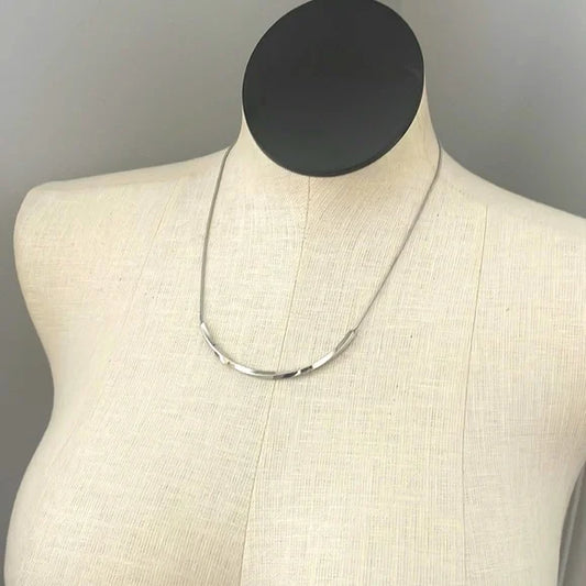 Collar de joyería de moda en tono plateado A New Day